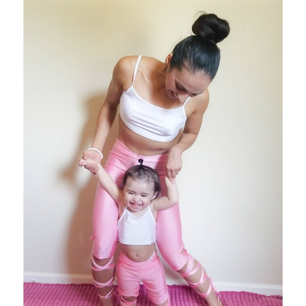 Mom and daughter matching /yoga workout set - Picture 4 of 8